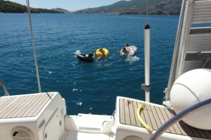 zwemmen-achter-de-boot.jpg zwemmen-achter-de-boot.jpg
