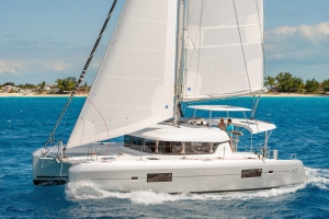 catamaran huren met schipper