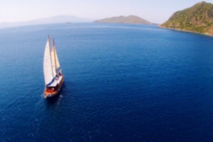 luxe-bulet-blue-cruise