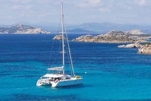 catamaran huren sardinia