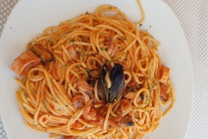 zeilen kroatie pasta met zeevruchten.jpg