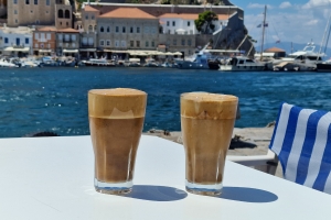 flottielje zeilen griekenland ijskoffie